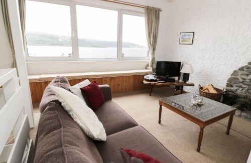 Tighnabruaich Apartment | Top Flat