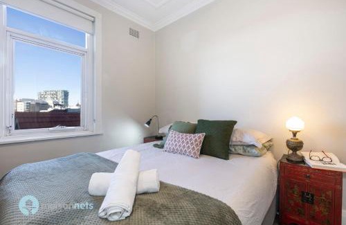 Darlinghurst Apartment | Top Floor 1 Bedroom Apt Sunroom Close To CBD