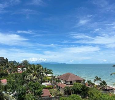 Khanom Apartment | Top-Floor 1-Bedroom Ocean View Condo