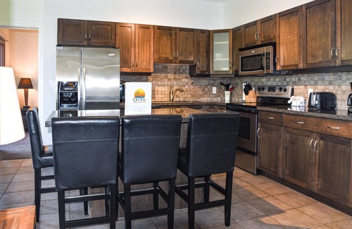 South Pandosy Condo | Top floor 2 bedroom suite with spectacular views