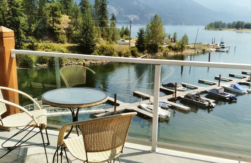 Kaslo Condo | Top floor and beautiful view at Marina Ridge on Kaslo Bay