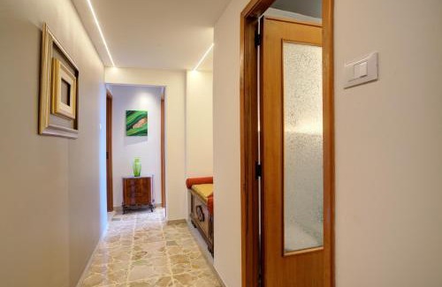 Borgo-Sanzio Apartment | Top Floor Aparthotel Bentivoglio