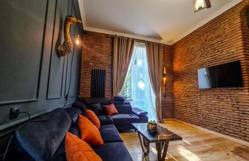 Sololaki Apartment | Top Floor Apartment+Balcony in sololaki/Room 25
