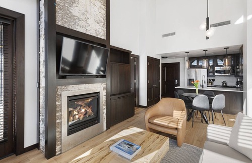 Snowmass Village Condo | Top Floor at Snowmass Gondola! 2 Balconies, AC, W/D, Parking & Outdoor Hot Tubs for Summer Fun!