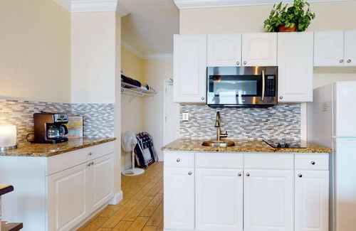Treasure Island Condo | Top Floor Beachfront Studio Breathtaking Views. Heated Pool. Fantastic Location in Treasure Island!