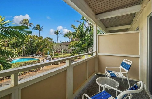 Wailua Apartment | Top Floor, Centrally Located Condo, AC, Private Lanai, Steps to Beach