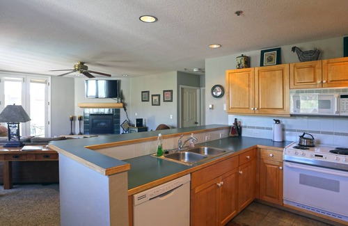 Steamboat Springs Condo | Top Floor Condo with Mountain Views, Walk to Gondola, Balcony, Pool and Hot Tub!