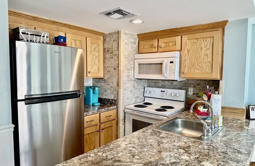 Fort Morgan Condo | Top-Floor Condo at Gulf Shores Plantation West with Gulf View Balcony & Loft