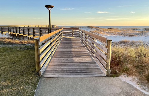Fort Morgan Condo | Top-Floor Condo at Gulf Shores Plantation West with Gulf View Balcony & Loft