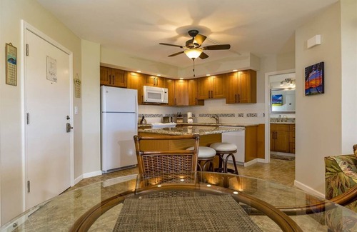 Kihei Condo | Top floor condo with ocean & mountain views. Ask about last min discounts!