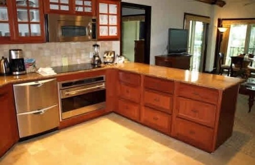 Wailua Condo | Top Floor corner unit in main building !