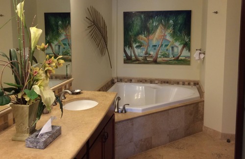 Wailua Condo | Top Floor corner unit in main building !