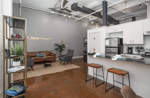 Downtown Fort Worth Apartment | Top Floor Deluxe Penthouse | Heart of Downtown FTW