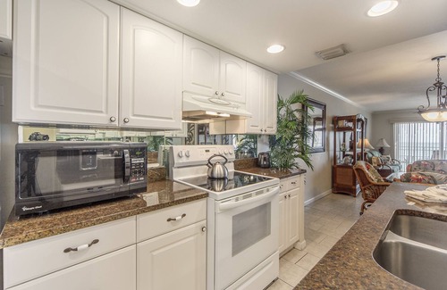Madeira Beach Condo | Top Floor Direct Beachfront - Madeira Norte #510