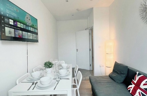 Euston Apartment | Top Floor flat next to Euston