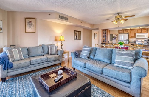Indian Shores Condo | Top Floor Gulf Front Condo with a Fantastic Beach Front Swimming pool