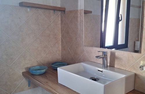 Nuditta Apartment | Top floor in the hills above Budoni, fantastic sea view, terrace