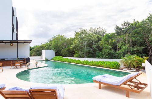Akumal Apartment | Top Floor Jungle View Entire Luxury Apartment 102n