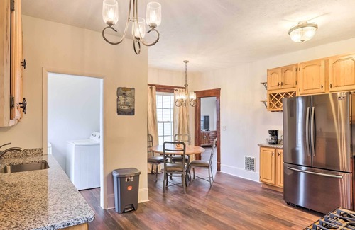 Lorain Apartment | Top-Floor Lake Erie Apartment: Walk to Lakefront!