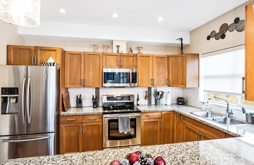 Central Okanagan Condo | Top Floor Lake View Condo at Copper Sky