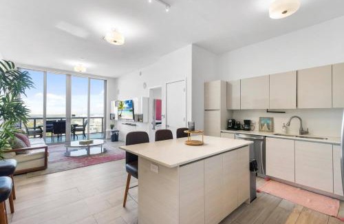 Hallandale Beach Apartment | Top Floor Luxury Penthouse with Private Roof Deck