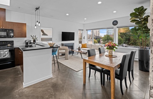 North Park Condo | Top Floor, Modern, Parking, Downtown