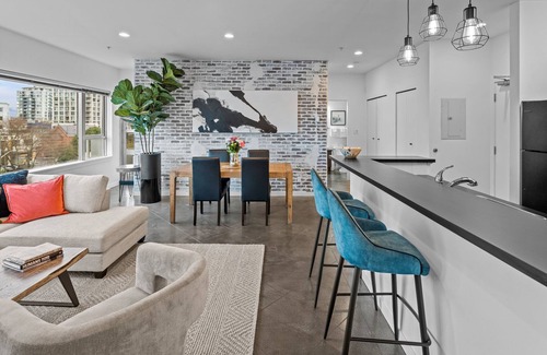North Park Condo | Top Floor, Modern, Parking, Downtown
