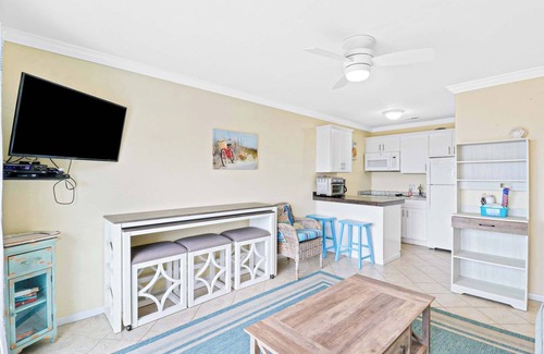 North Forest Beach Villa | Top Floor Oceanfront Bliss Breakers Villa at Coligny Beach
