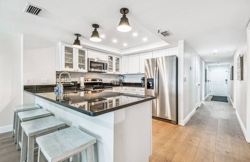 Indian Shores Condo | Top-Floor Oceanfront Condo at Seagate!