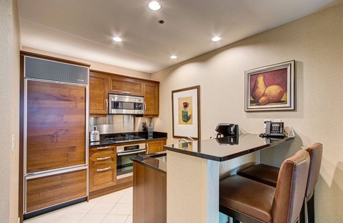 Las Vegas Condo | TOP FLOOR PENTHOUSE! BALCONY! SPHERE, POOL-NO RESORT FEES! Owner/manager