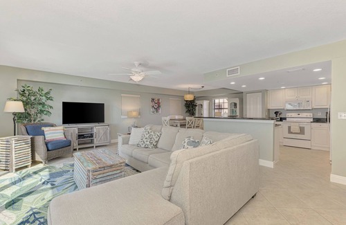 Englewood Condo | Top Floor Penthouse Gulf Front & Direct Lemon Bay Views! nSummer/Fall Specials