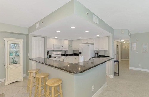 Englewood Condo | Top Floor Penthouse Gulf Front & Direct Lemon Bay Views! nSummer/Fall Specials