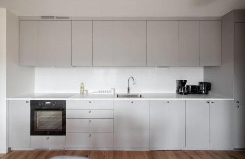 Katarina-Sofia Apartment | Top-floor SoFo flat with balcony
