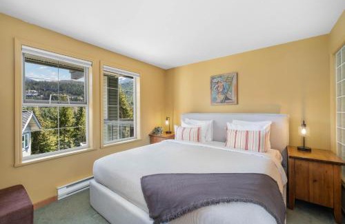 Blueberry Hill House | Top Floor Suite with Mountain Views by Harmony Whistler