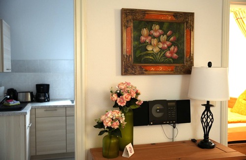 Potsdam West Apartment | Top-floor vacation apartment in Potsdam West near Sanssouci Park and the Havel Lakes
