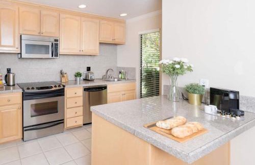 Napa Apartment | Top King Suite 40% OFF: Full Kitchen, Peaceful Views