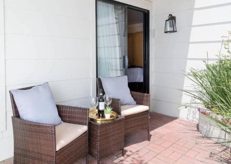 Napa Apartment | Top King Suite 40% OFF: Full Kitchen, Peaceful Views