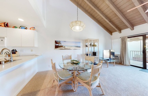 Kihei Condo | Top-level condo with pools, hot tub, grill, W/D - close to beach access