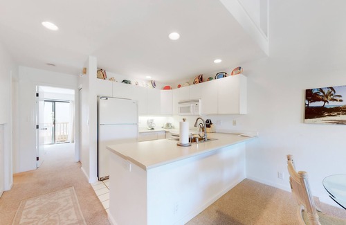Kihei Condo | Top-level condo with pools, hot tub, grill, W/D - close to beach access