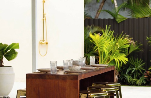 West Little Havana House | Top Location, 1 mile from Airport ,Full House, Big Patio, Free Parking.