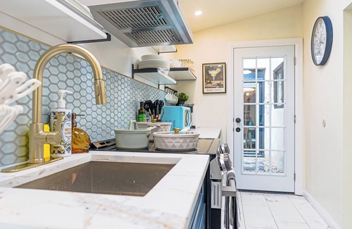 Center City Apartment | Top Location! 3BR Designer Home in Rittenhouse Sq