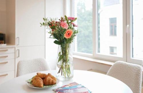 Sint-Andries Apartment | Top Location - City Center 1BR with Stylish Decor