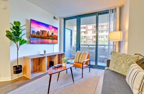 Ballston Apartment | Top Location in Ballston - Pool & Gym Access