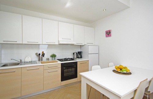 Zaostrog Apartment | TOP LOCATION! Right on the beach! Sea view, air conditioning, dishwasher, washing machine.
