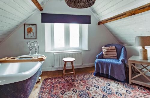 Carlisle House | Top Lodge