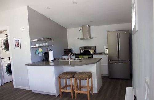 Southeast Edmonton Apartment | Top loft garage suite close to Whyte Ave & University. Quick access to Downtown.