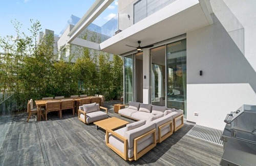 Herzliya Pituach Villa | Top Luxury Villa with Pool - 7BR