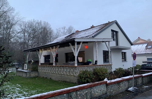 Meersburg Apartment | Top modern, very quiet apartment right by the forest - 5 minutes by bike from Lake Constance