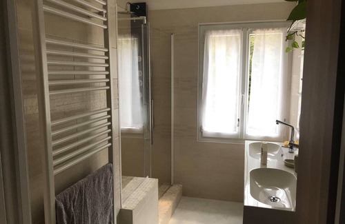 Nans-les-Pins Bed & Breakfast | Top of House- 3 bedroom.
