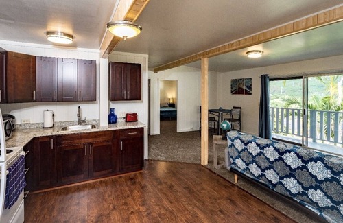 Kalihi Valley House | Top of the Hill. Honolulu 2 bedrooms beautiful Mountain View